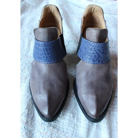 John Fluevog Entrance Room 502 Gray Blue Crocodile Open Side Leather Boots 7.5B - Picture 2 of 5